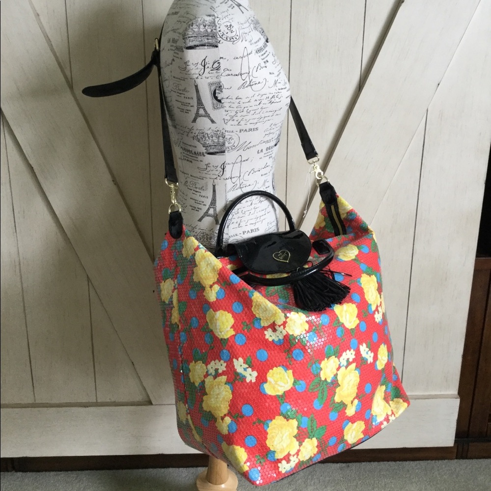 🌺🌼Betsey Johnson Floral Sequin Travel Bag🌼🌺 - Picture 4 of 8